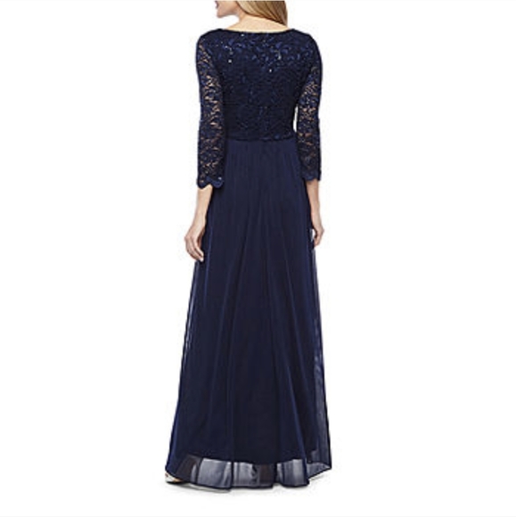 Woman's formal dress - Picture 2 of 2